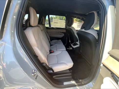 New 2026 Volvo XC90 B5 Plus w/ Protection Package Premier image 27