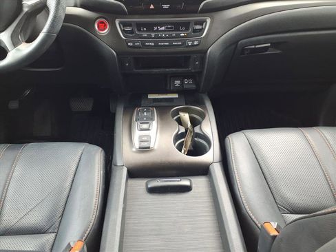 Used 2022 Honda Pilot TrailSport image 18
