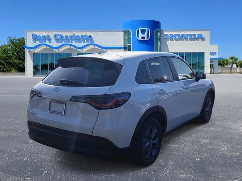 New 2026 Honda HR-V LX image 4