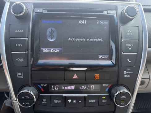 Used 2017 Toyota Camry XLE w/ Convenience Package FWD image 31