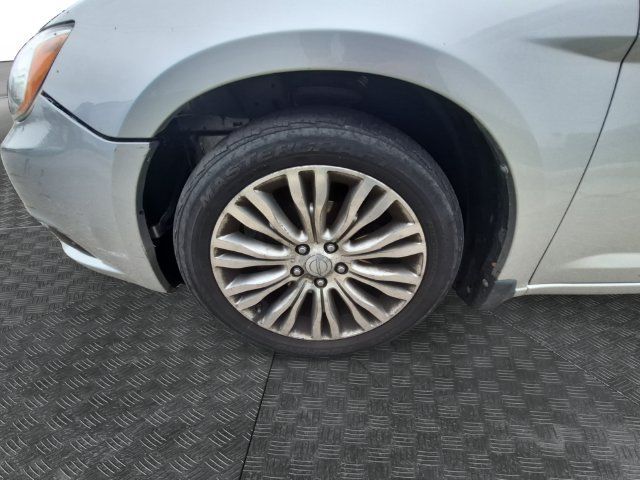 Used 2011 Chrysler 200 Limited FWD image 13