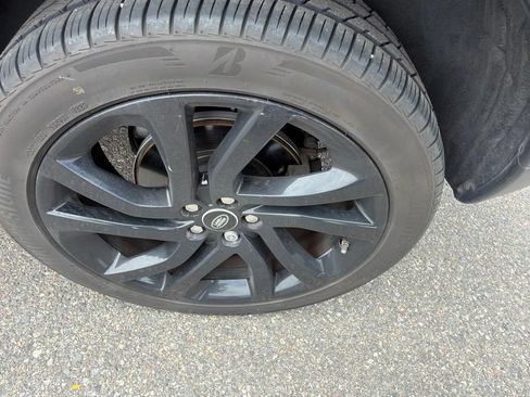 Used 2018 Land Rover Discovery Sport HSE Luxury AWD/4WD image 16