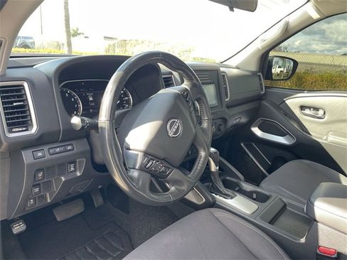 Used 2022 Nissan Frontier SV image 10