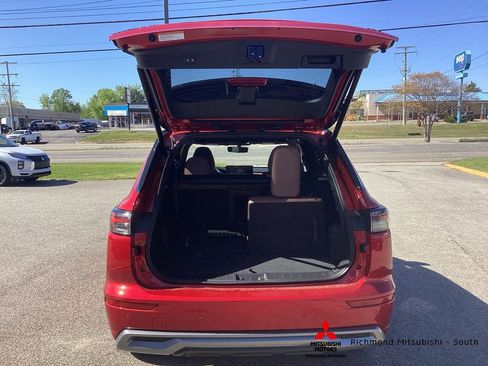 New 2025 Mitsubishi Outlander SEL image 16