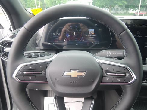 New 2026 Chevrolet Equinox LT w/ Convenience Package II image 13