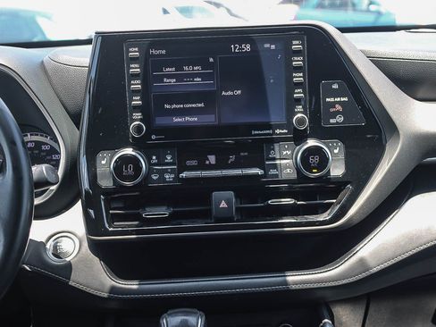 Used 2021 Toyota Highlander XLE FWD image 14