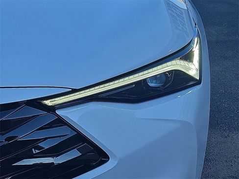 New 2025 Acura ADX Base image 9