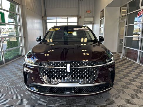 Used 2024 Lincoln Nautilus Reserve image 2