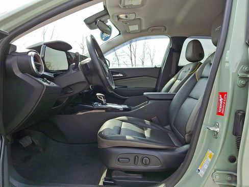 Used 2025 Chevrolet Trax ACTIV w/ Driver Confidence Package image 15