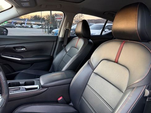 Used 2023 Nissan Sentra SR w/ SR Premium Package image 11