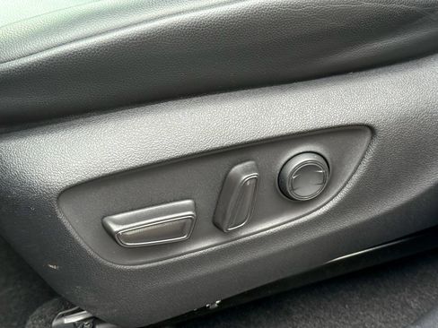 Used 2023 Toyota Highlander XLE image 16