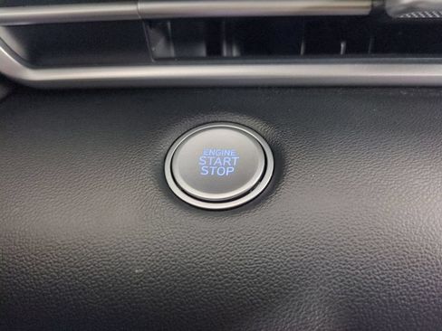 Used 2025 Hyundai Elantra Hybrid FWD image 34