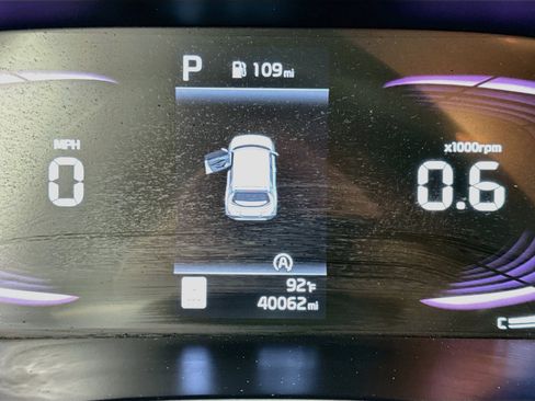 Used 2025 Kia Soul LX w/ LX Technology Package FWD image 19