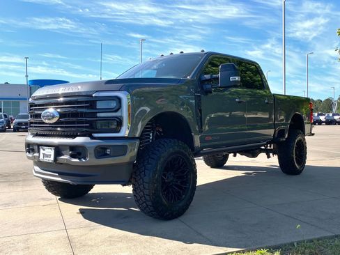Used 2025 Ford F250 Platinum AWD/4WD image 3
