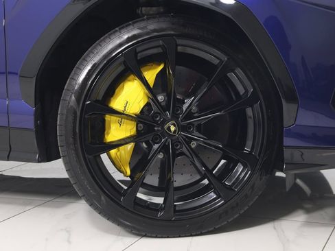 Used 2021 Lamborghini Urus image 21