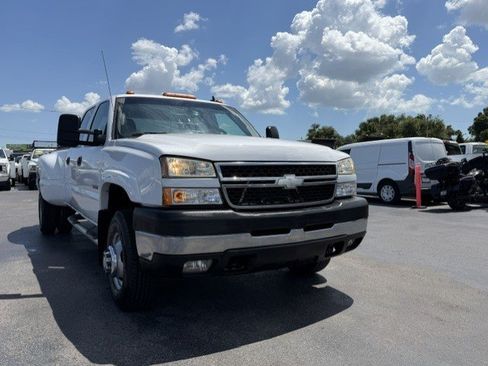 Used 2007 Chevrolet Silverado 3500 LT w/ Onstar Plus Package RWD image 4