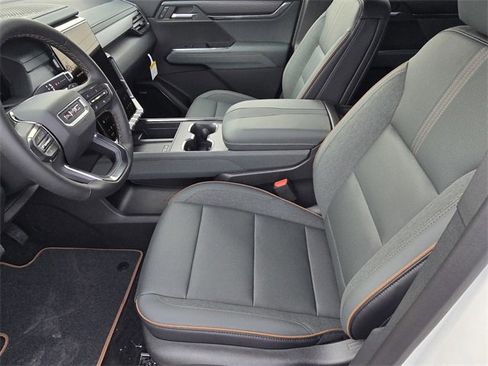 New 2026 GMC Acadia AT4 image 18