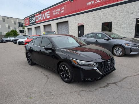 Used 2024 Nissan Sentra SV FWD image 4