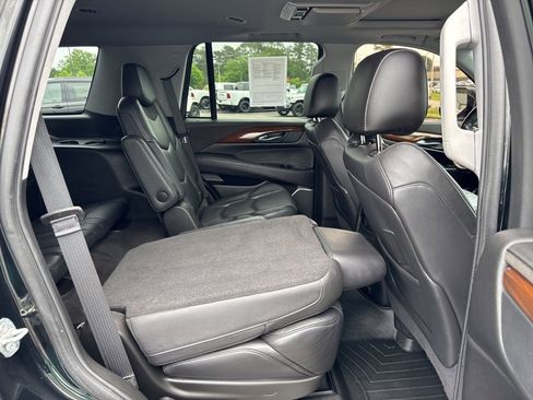 Used 2020 Cadillac Escalade Premium Luxury image 21