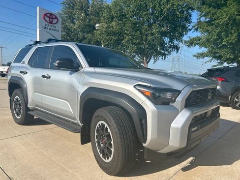 Certified 2025 Toyota 4Runner TRD Off-Road Premium w/ Tow Technology Package AWD/4WD image 3