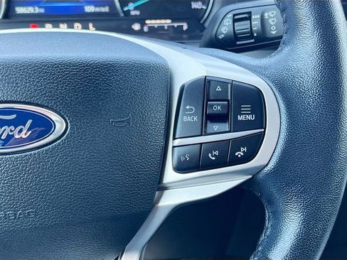 Used 2022 Ford Explorer XLT w/ Equipment Group 202A AWD/4WD image 13