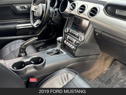Used 2019 Ford Mustang Premium image 17