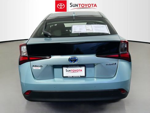 Used 2022 Toyota Prius LE FWD image 5