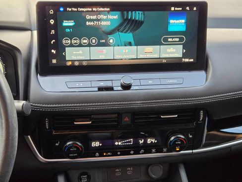 Used 2024 Nissan Rogue SL FWD image 31