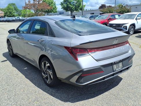 Used 2025 Hyundai Elantra Sport FWD image 8