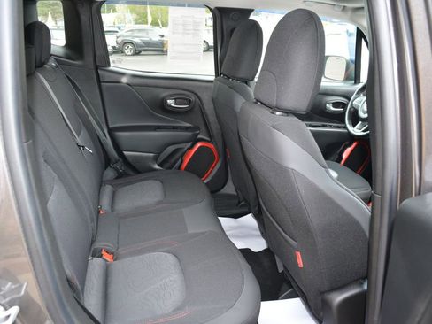 Used 2018 Jeep Renegade Trailhawk w/ Cold Weather Group II image 7