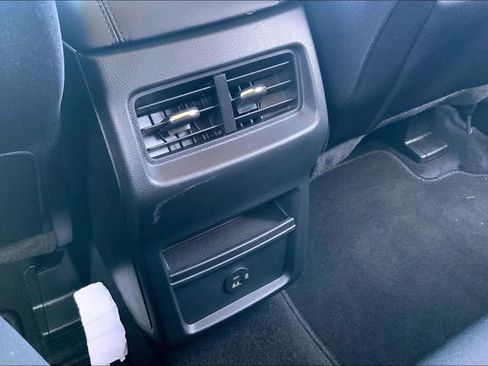 Used 2022 Ford Edge SE w/ Black Appearance Package image 31