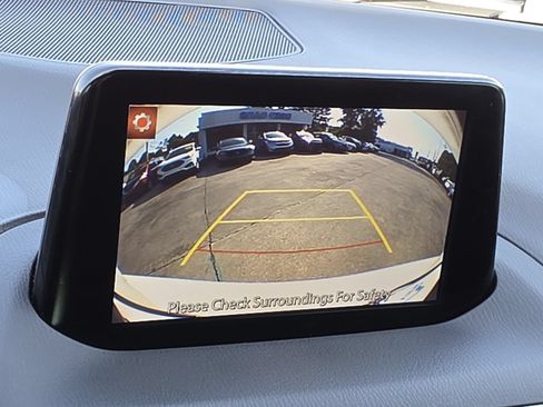 Used 2018 MAZDA MAZDA3 Touring FWD image 22