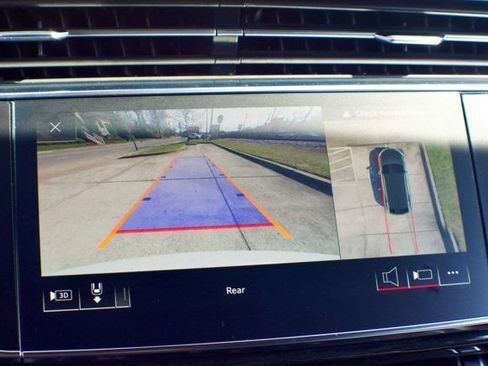 Used 2020 Audi Q8 Prestige image 27