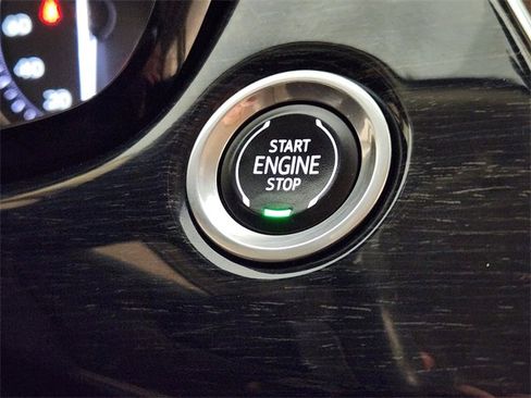 Used 2021 Cadillac XT6 Premium Luxury image 21