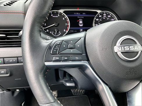 Used 2024 Nissan Sentra SR w/ SR Premium Package image 10