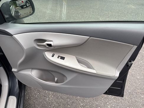Used 2010 Toyota Corolla S FWD image 33