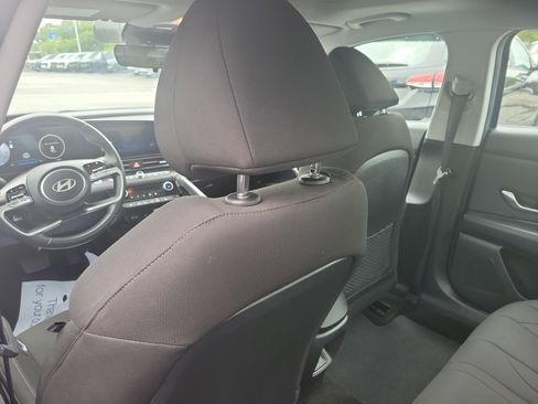 Used 2025 Hyundai Elantra SEL FWD image 12
