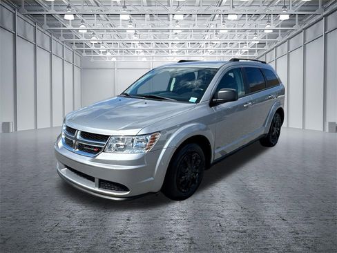 Used 2019 Dodge Journey SE image 3