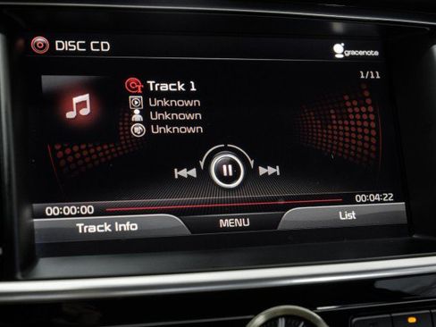Used 2015 Kia K900 Luxury RWD image 34