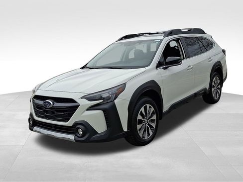 Used 2025 Subaru Outback Limited AWD/4WD image 3