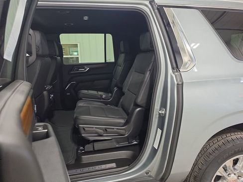Used 2025 GMC Yukon XL Denali AWD/4WD image 22