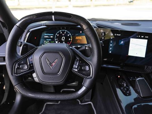 Used 2025 Chevrolet Corvette Stingray Preferred Cpe w/ 2LT image 36