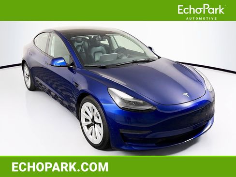 Used 2021 Tesla Model 3 Standard Range Plus RWD image 1