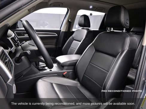 Used 2021 Volkswagen Atlas SE w/ Panoramic Sunroof Package FWD image 7