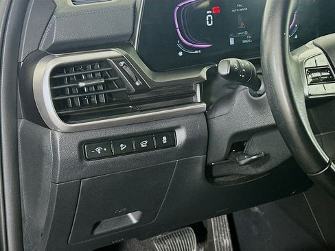 Used 2025 Kia Telluride S image 17