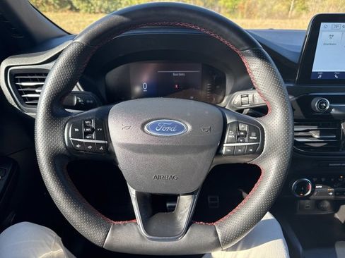 Used 2024 Ford Escape ST-Line image 19
