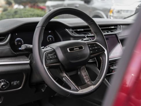 Used 2023 Jeep Grand Cherokee L Limited w/ Trailer Tow Group (B) AWD/4WD image 13