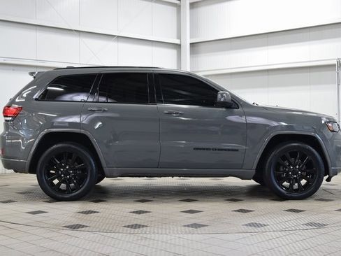 Used 2020 Jeep Grand Cherokee Altitude image 9