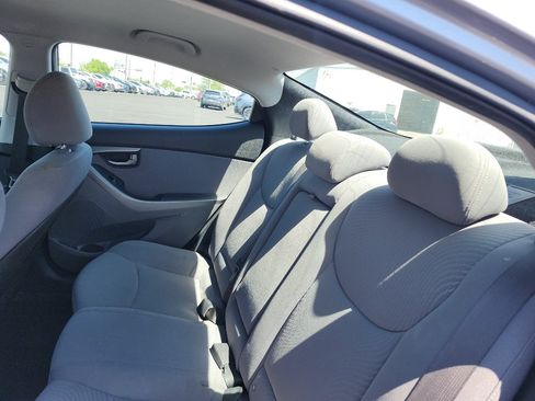 Used 2015 Hyundai Elantra SE w/ Option Group 02 FWD image 12