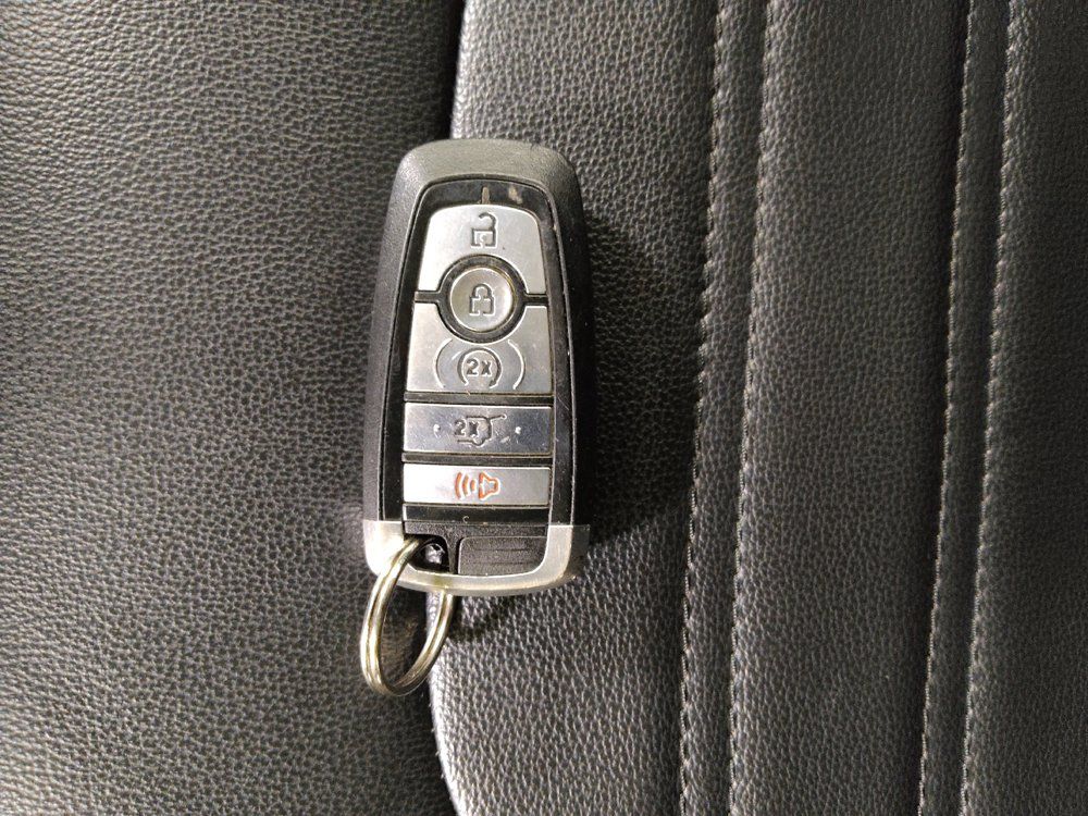 Used 2019 Ford Fusion SEL FWD image 32